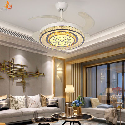 محرك DC 3 شفرات المروحة السقفية ذكي LED مع شفرات قابلة للطي